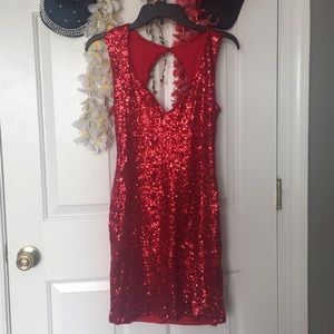 Sequined short red dress